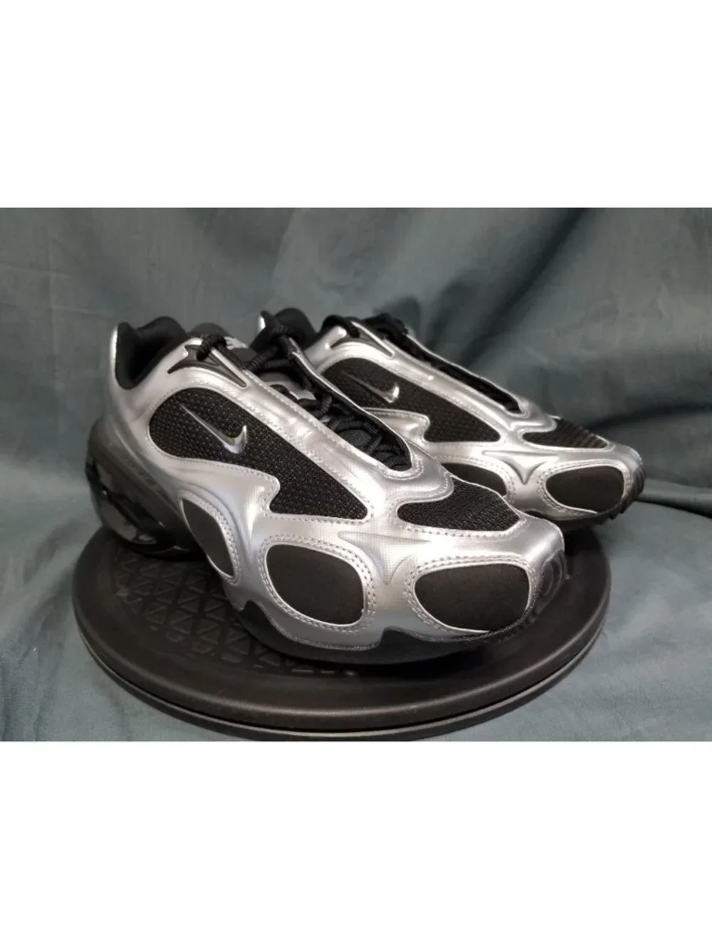 Women's Nike Air Max Muse Black Metallic Silver Sneakers Mesh Size 9 NEW IN BOX!